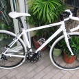 GIANT ESCAPE R3 改造続編 以前からご紹介しております、当店お客様A氏のESCAPE改造続編です。 前回掲載の、ロードバイクコンポ、シマノ105をESCAPEに組み付けます。 ロードのコンポを付けるという事は・・・そうです、お気づきの方もいらっしゃ...