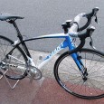 GIANT DEFY ALLIANCE 今回は、GIANT2010年モデル DEFY ALLIANCEのご紹介です。 以前もご紹介させて頂きました、こちらのDEFYシリーズ。当店の人気車種でもあります^^ こちらのALLIANCEは大きな点では、フレーム素材、...