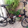 輪行に最適!! GIANT HALF WAY 今回ご紹介しますのは、GIANT社の2010年新作モデル、折り畳み車の HALF WAY です。 こちらの自転車、折りたたみといっても走行性能は高レベルです!! 一般的な折り畳み車(廉価版)と違い、ギア比もある程度速度重...