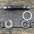 クエスト再生工場 NISHIKI MTB 第6回 徐々に完成が近づいてまいりました、NISHIKI の再生日記。 今回はBB,クランクセットを組み付けていきたいと思います。 組みつけの前に、いつものように分解、クリーニングを行います。 今回も、幸い殆どのパーツが交換しな...