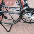 ちょっとめずらしい、ロードバイクのカラーアレンジ 最近はオシャレな自転車が増え、カラータイヤやカラーグリップ、バーテープなど、当たり前のように街中で見かけるようになりました。 そこで、今回はまだあまり街で見かけることの少ないカラーアレンジの御紹介をさせていただきます^^...