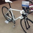 GIANT 2011春モデル TCR SL など 最近は暖かい日もあり、徐々にサイクリングに最適なシーズンが近づいてまいりました。 今回は、GIANTのテクニカルセミナーに参加した際、新しく2011春モデルの展示がしてありましたので、何台かご紹介させていただきます。 ま...
