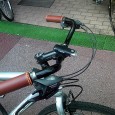 今回は、クロスバイクを『もっと楽な姿勢で乗りたい』、 または『今風なクロスバイクだけど、クラシカルな雰囲気にアレンジしたい』という方に、 是非ご紹介したいと思います。 &nbsp; beamプロムナードハンドルバー 38...