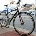 GIANT AIMEZ(エメ) 待望の女性専用設計ロードバイクです! 145cm~お乗りいただけます。 フルカーボンバイクですので、振動吸収も優れています。 長距離になればなるほど、カーボンの恩恵を味わうことが出来ます。 3×10速ですので、脚力に自信...